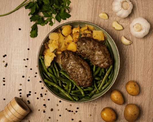 Faschierte Laibchen mit Prinzessbohnen u. Kartoffelschmarr´n